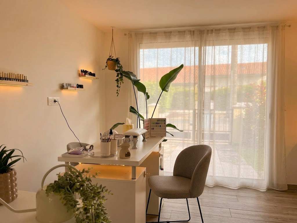 Cette image représente la cabine onglerie de Elle et Lui esthétique